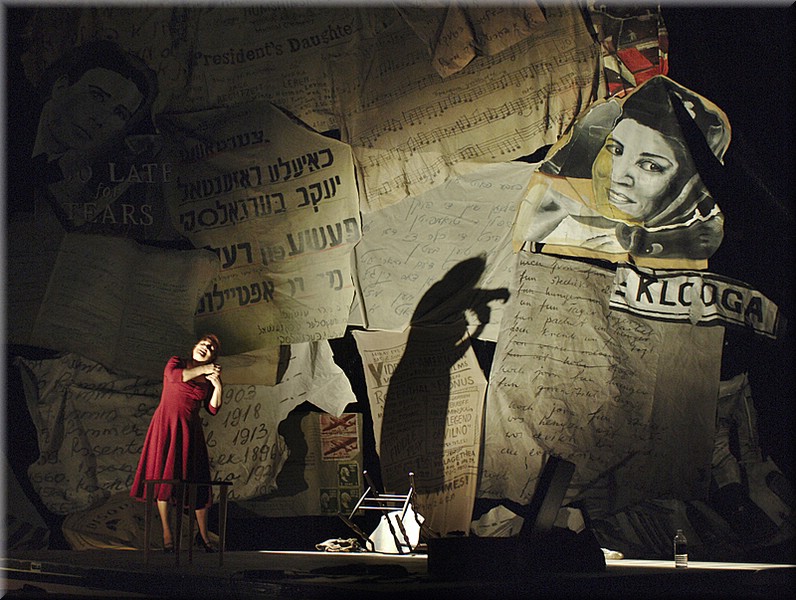 Yiddish Theatre piece by Naava Piatka, Better Don't Talk, with scenery design by Richard Finkelstein