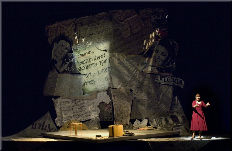 Yiddish Theatre piece by Naava Piatka, Better Don't Talk, with scenery design by Richard Finkelstein